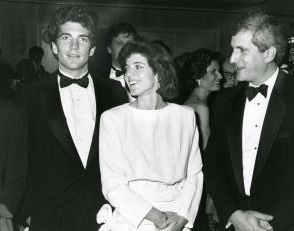 John  Kennedy, Caroloine Kennedy, Ed  Schlossberg 1986 NYC    jpg.jpg